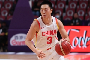 乐鱼体育官方网站-体坛周报：一分惜败澳大利亚摘银！中国男篮在遗憾中昂首离开