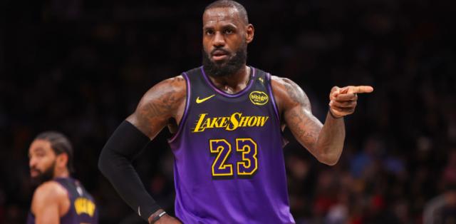 詹姆斯奉献宣言式盖帽！季末冲刺湖人扼守西部前四