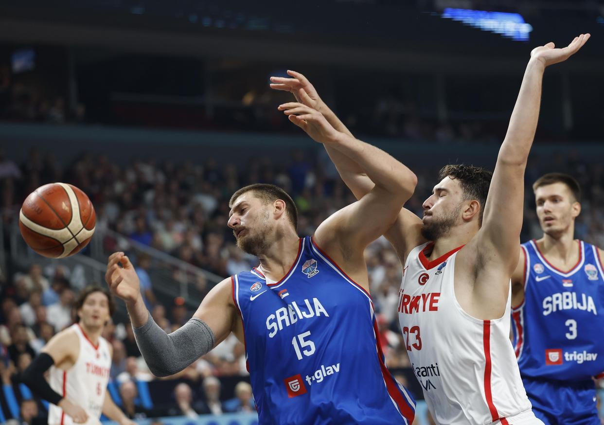 乐鱼体育平台-NBA旧将点名申京：“小约基奇”不适合他！轰28+13+8，比肩巨星