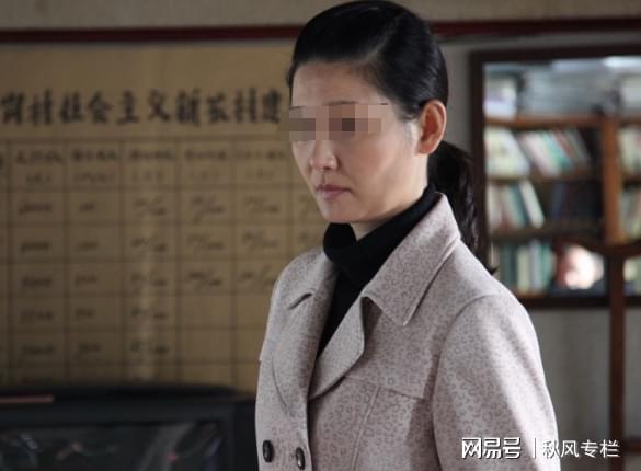 乐鱼体育官网-妻子调任市委书记，我带她回农村看望父母，碰巧遇到村霸为非作歹